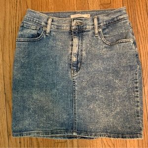 Levi’s Mile High Denim Skirt - Size 26